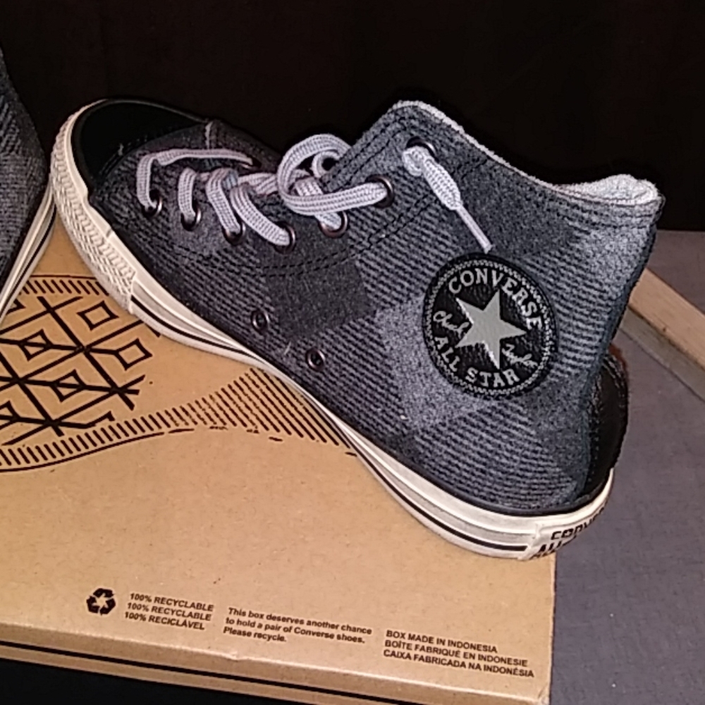 Converse - Picture 3 of 3